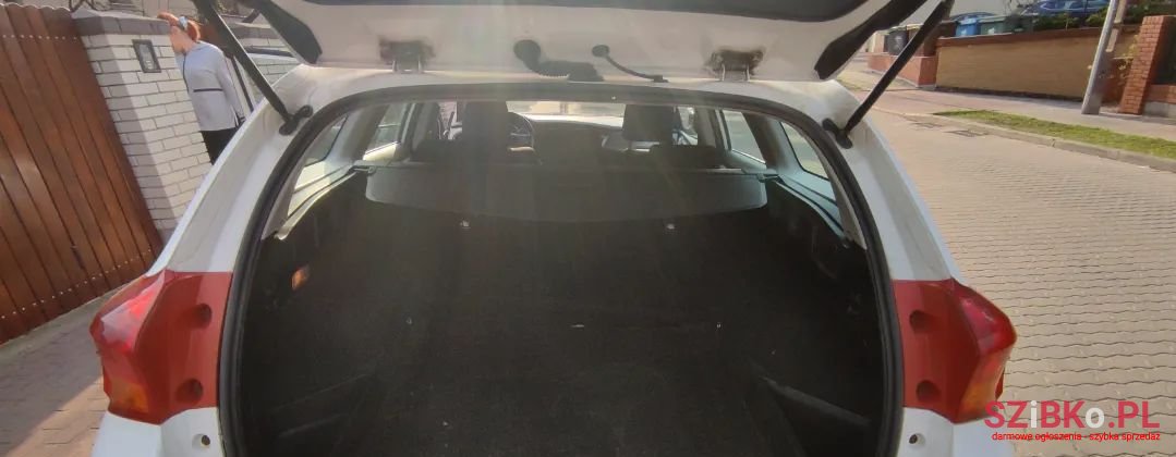 2015' Toyota Auris photo #4