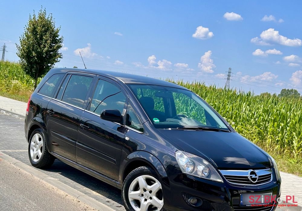 2011' Opel Zafira 1.7 Cdti Cosmo photo #5