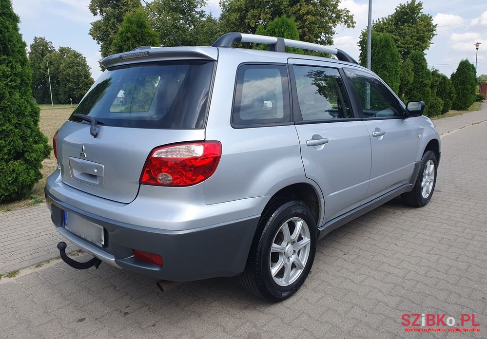 2006' Mitsubishi Outlander photo #5