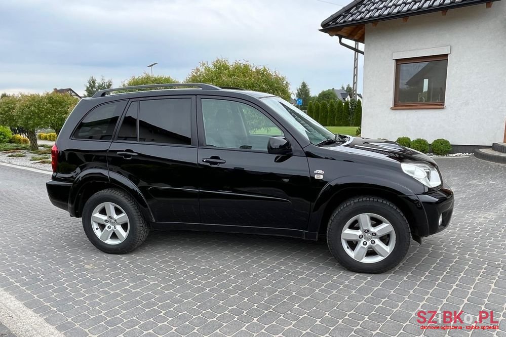 2005' Toyota RAV4 D-4D 4X4 photo #6