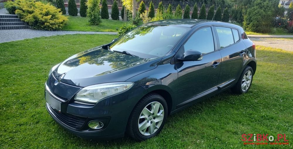 2013' Renault Megane photo #1