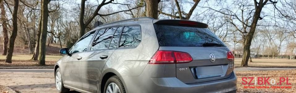 2015' Volkswagen Golf photo #2