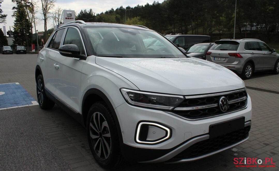 2022' Volkswagen T-Roc photo #3