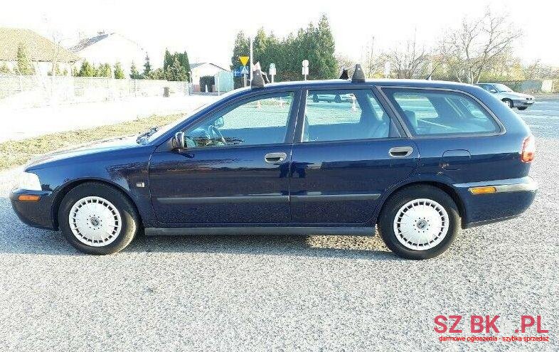 2009' Volvo V40 photo #2