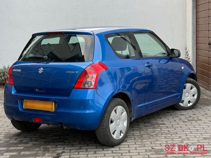 2010' Suzuki Swift 1.3 Comfort+ photo #4