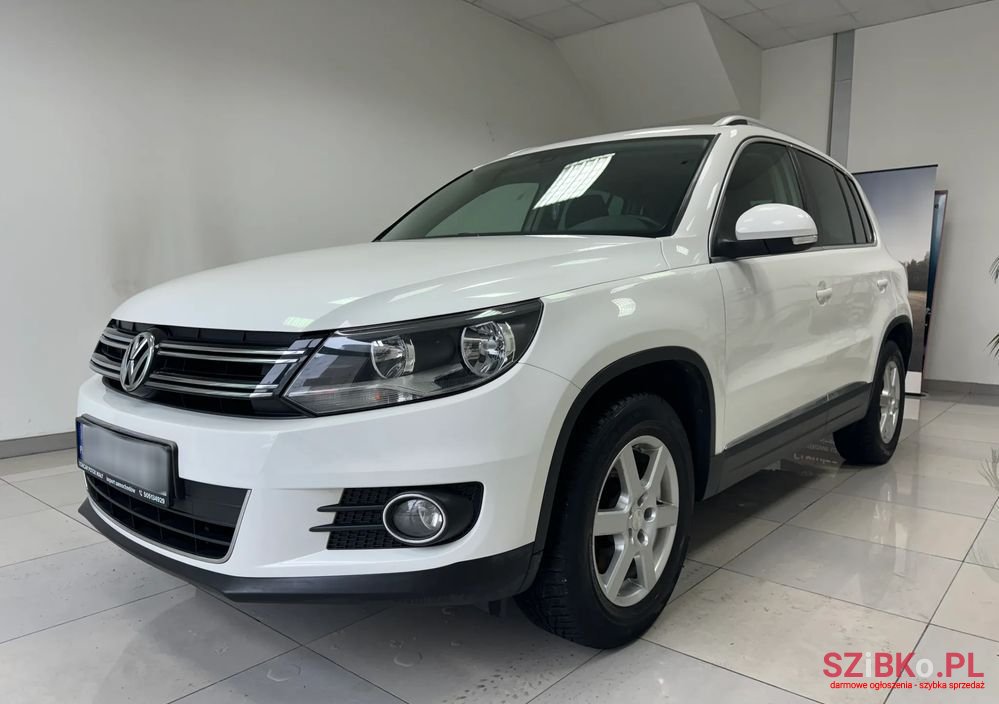 2012' Volkswagen Tiguan photo #3