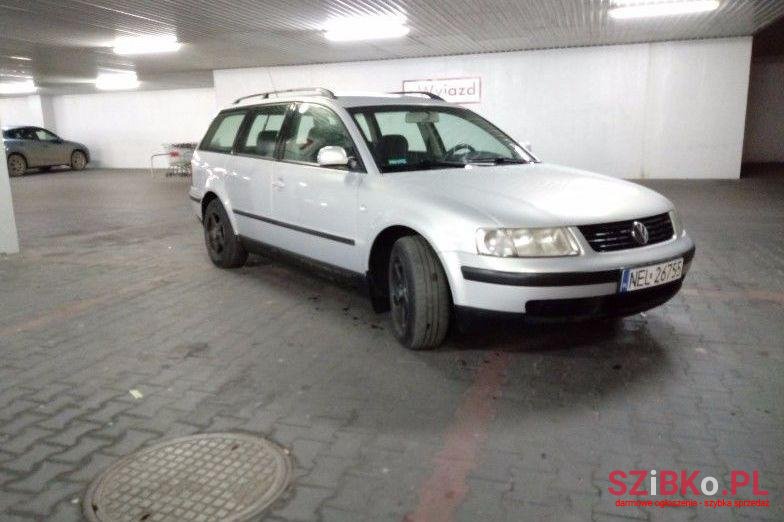 2000' Volkswagen Passat photo #1