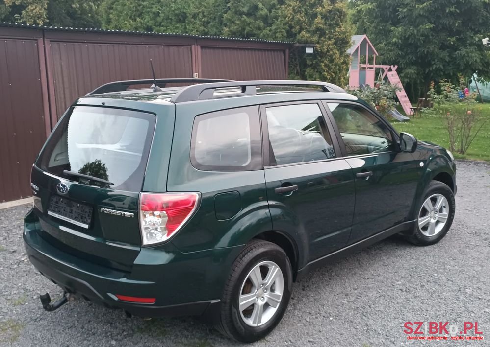 2011' Subaru Forester photo #4