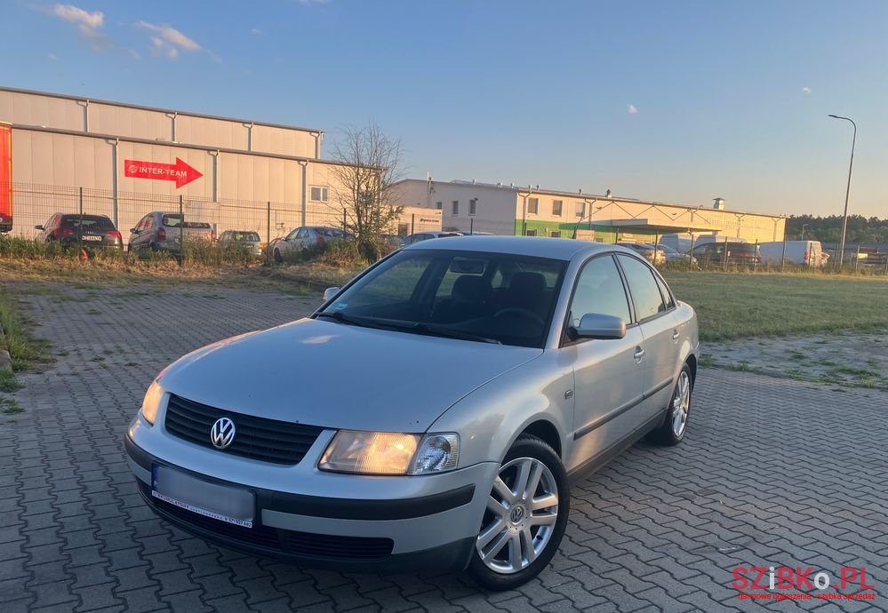 1999' Volkswagen Passat 1.8T photo #1