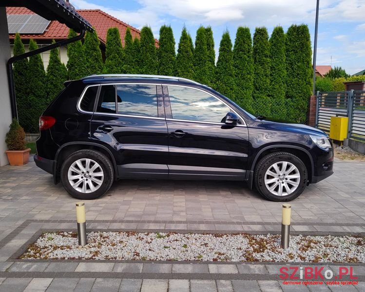2010' Volkswagen Tiguan photo #3