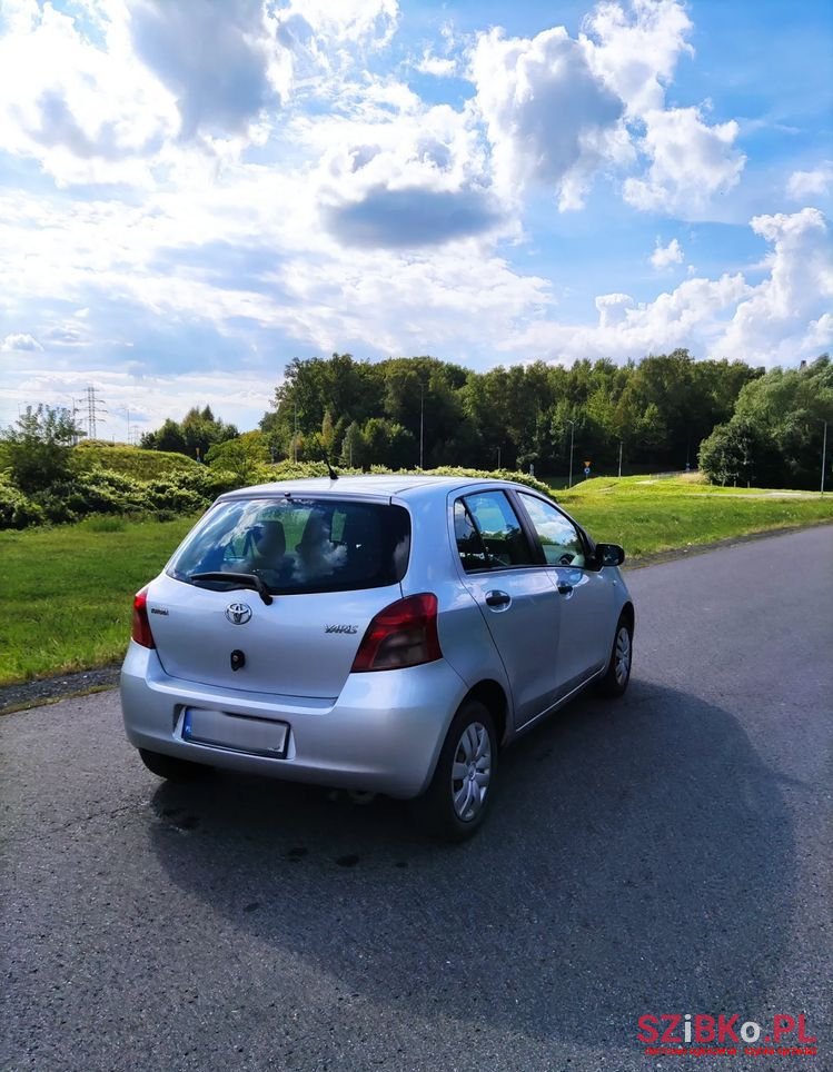 2008' Toyota Yaris photo #5