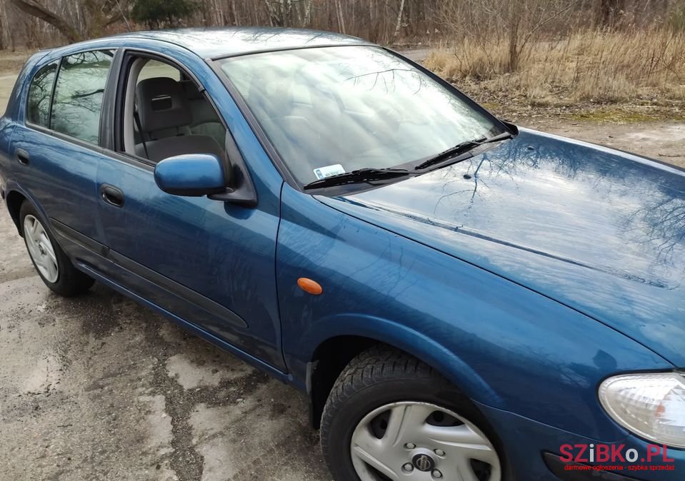 2001' Nissan Almera photo #3