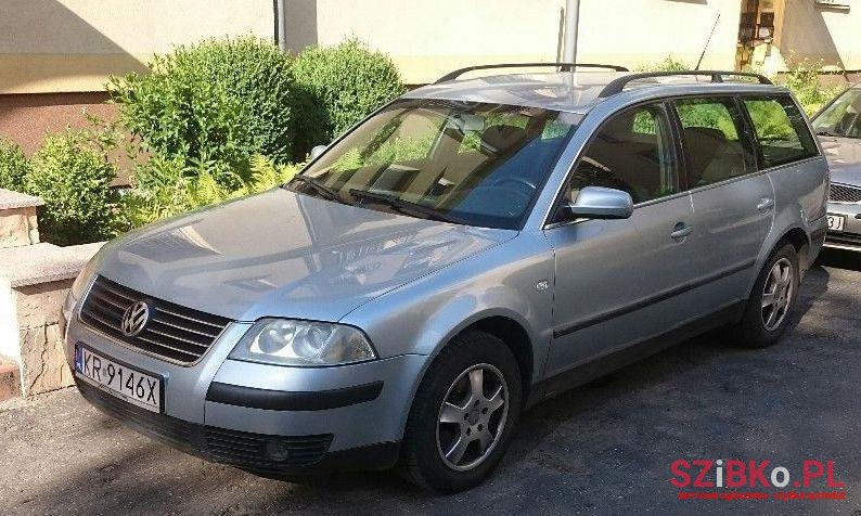 2002' Volkswagen Passat photo #1