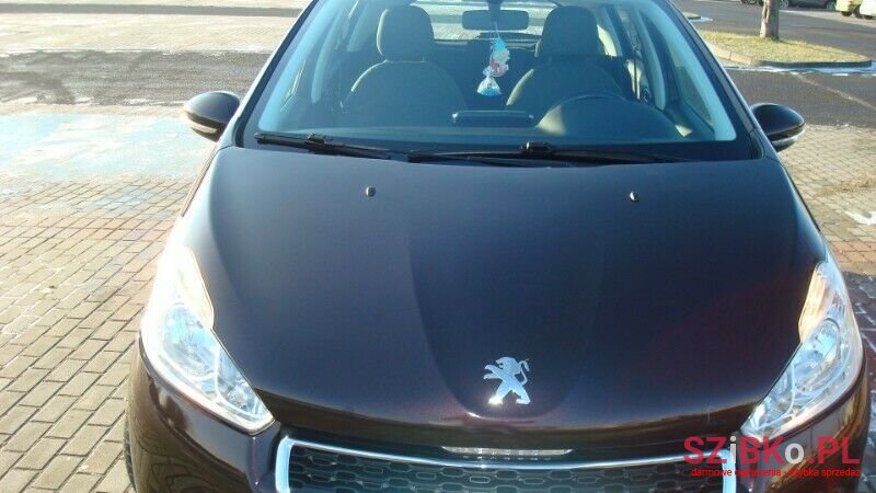 2013' Peugeot 208 photo #2