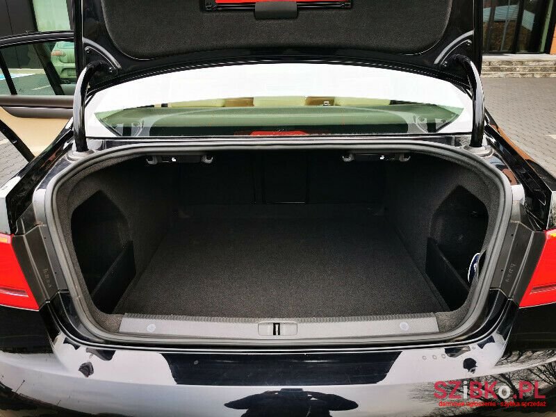 2011' Volkswagen Passat photo #5