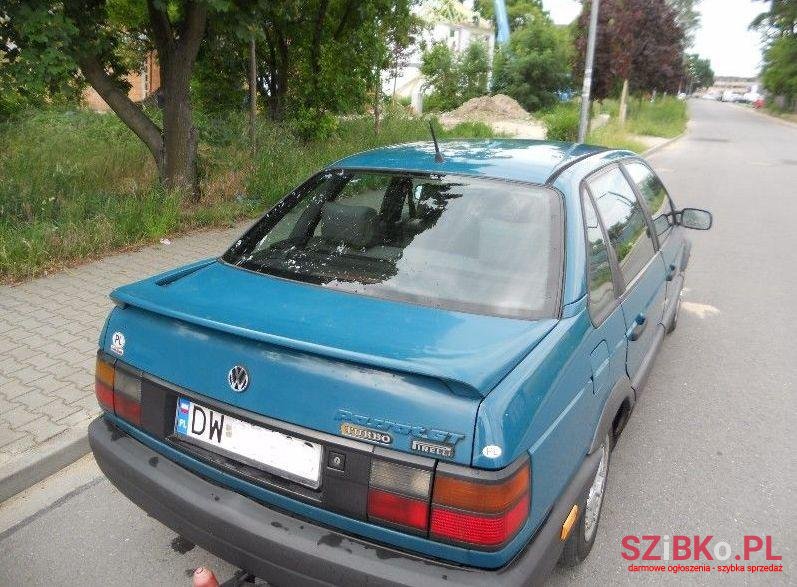 1991' Volkswagen Passat photo #2