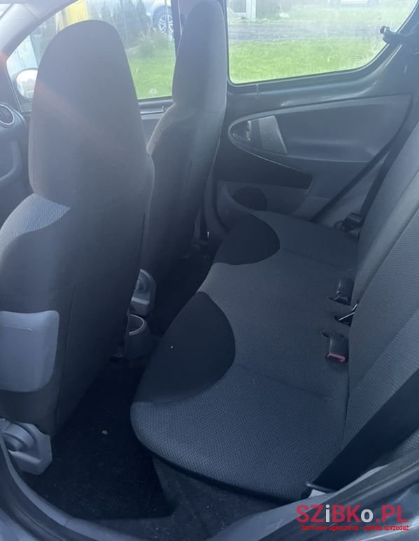 2006' Toyota Aygo photo #5