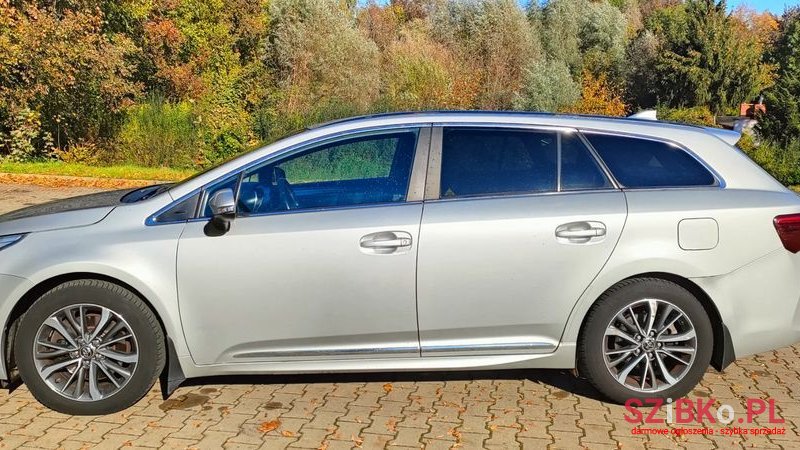 2015' Toyota Avensis photo #2