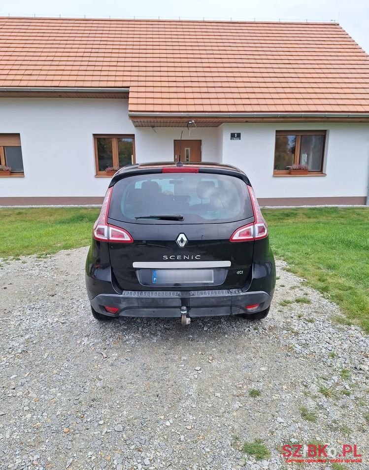 2011' Renault Scenic photo #5