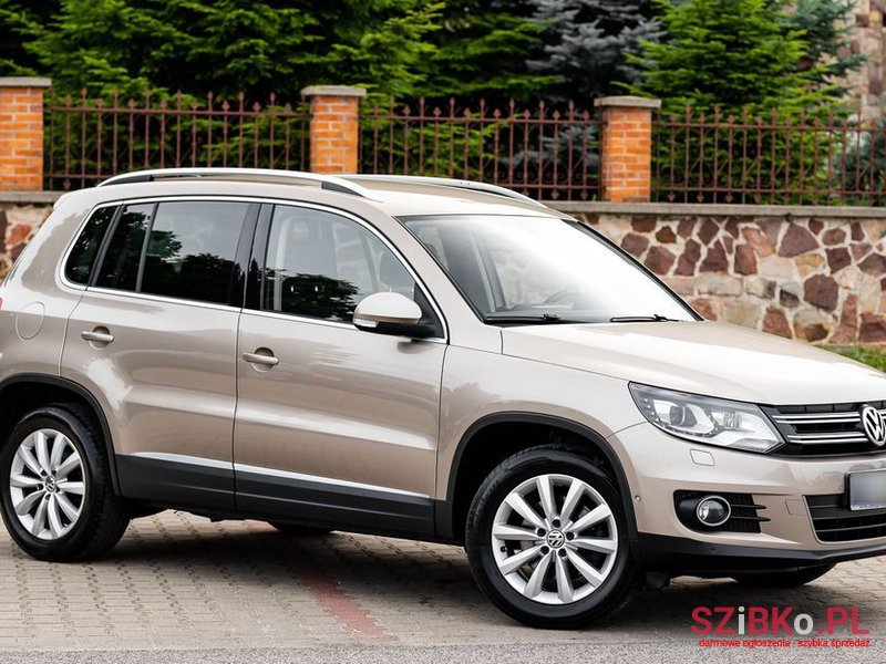 2012' Volkswagen Tiguan photo #2