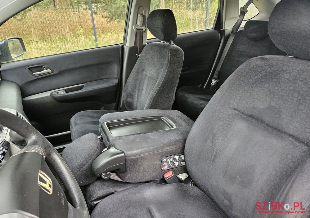 2005' Honda FR-V 2.0 Comfort photo #4