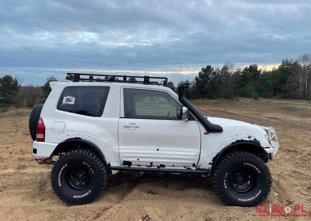 2002' Mitsubishi Pajero photo #4