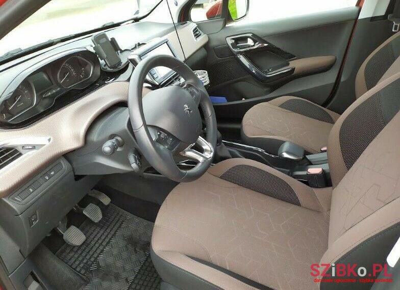 2014' Peugeot 2008 photo #2