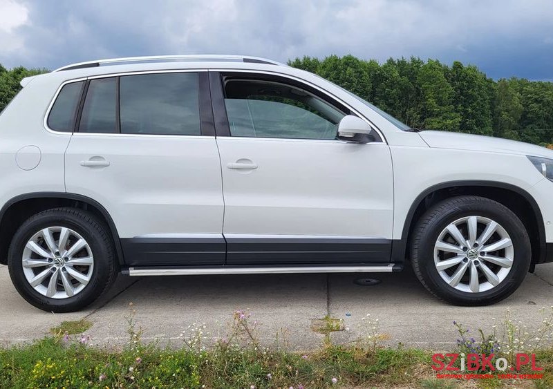 2012' Volkswagen Tiguan photo #3