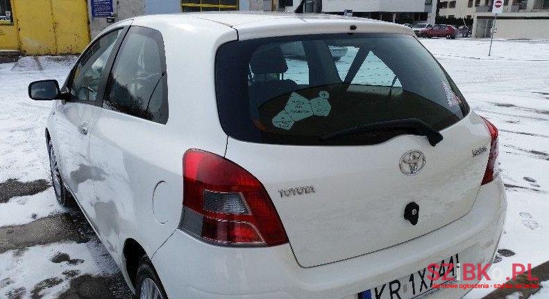 2010' Toyota Yaris photo #2