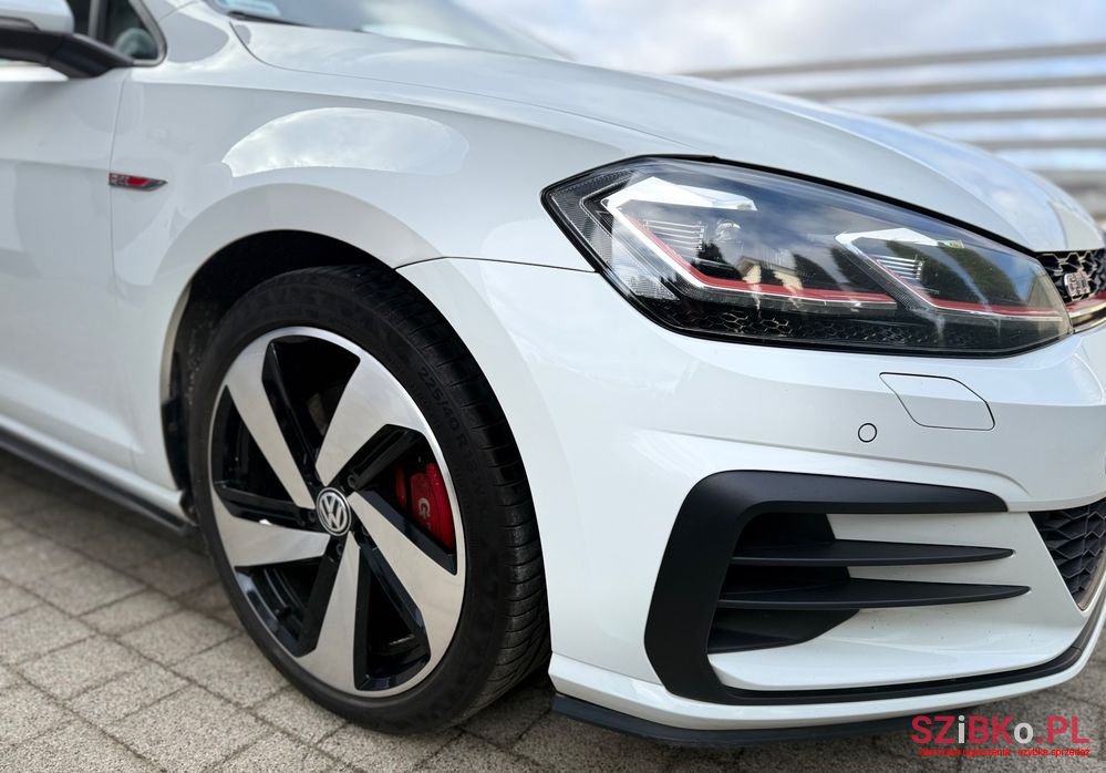2018' Volkswagen Golf photo #2