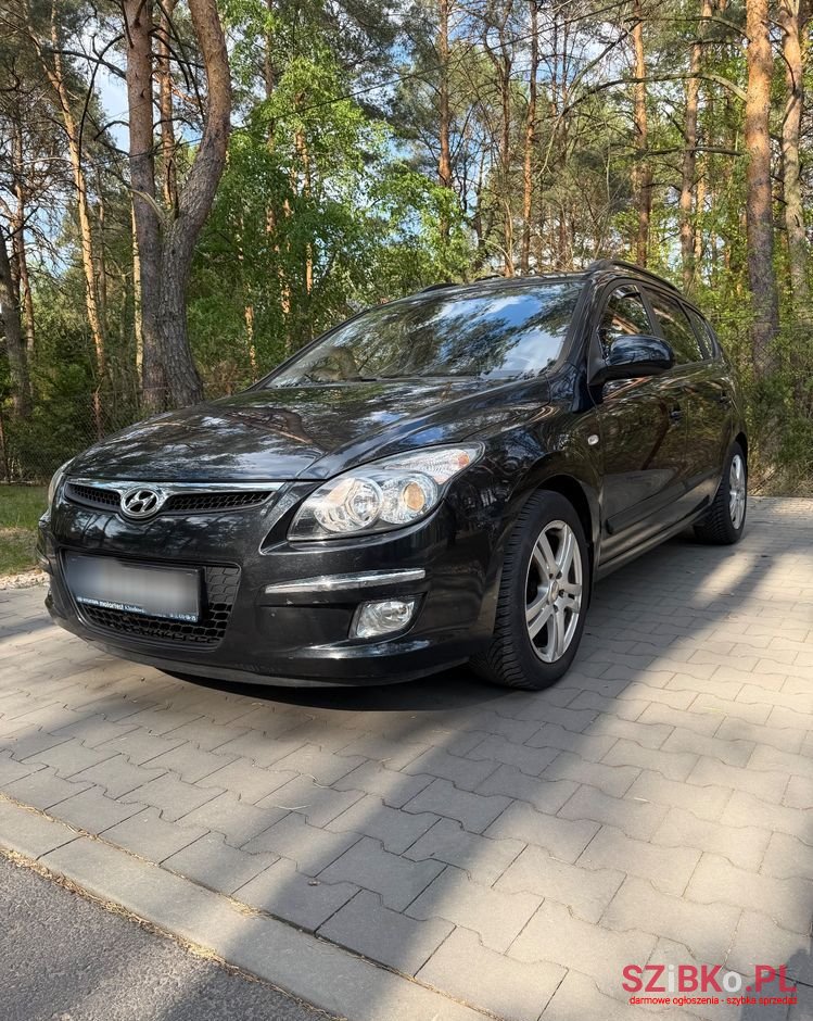 2009' Hyundai i30 1.6 Crdi Comfort photo #3