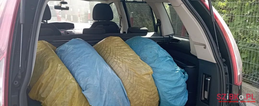 2011' Citroen C4 Picasso photo #6