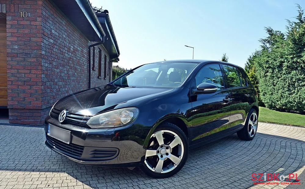 2010' Volkswagen Golf photo #4