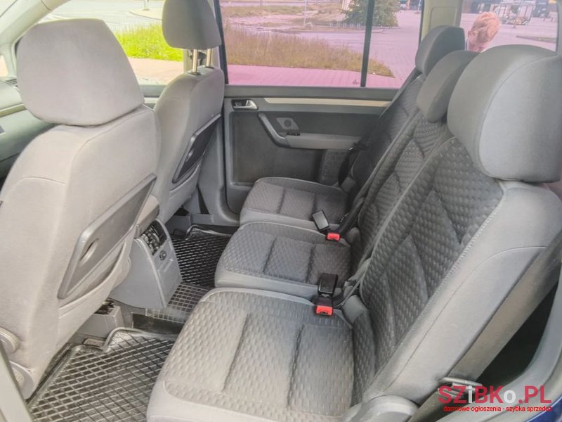 2007' Volkswagen Touran 2.0 Tdi Highline photo #6