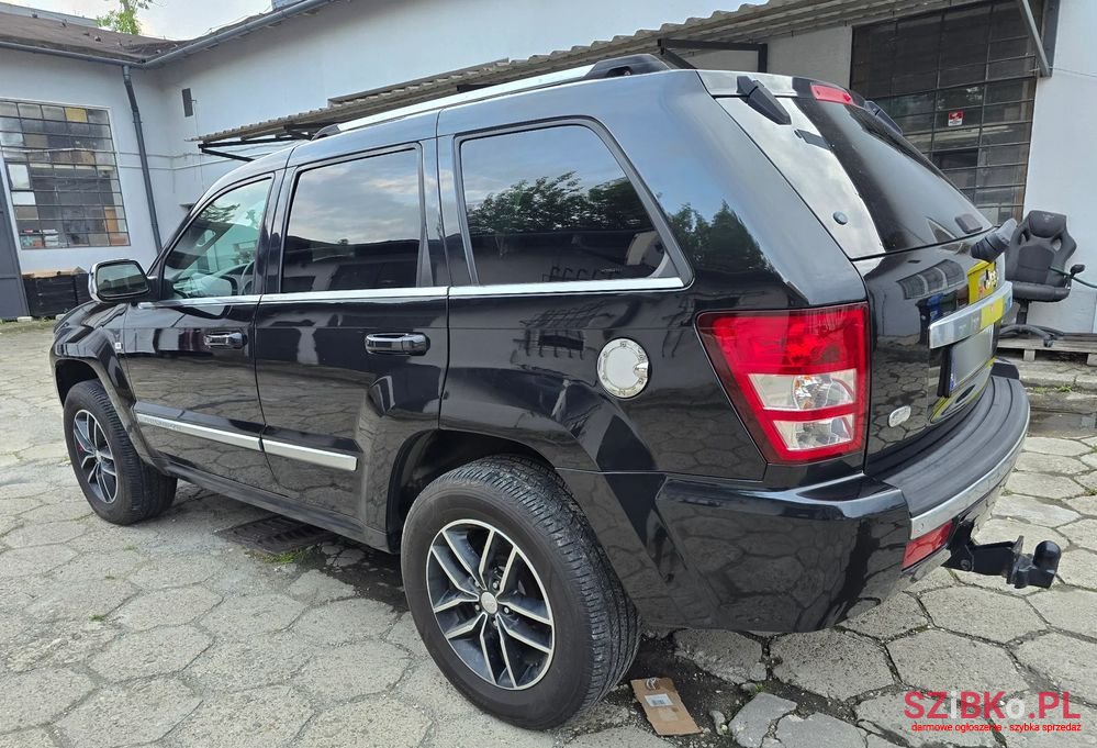 2007' Jeep Grand Cherokee photo #3