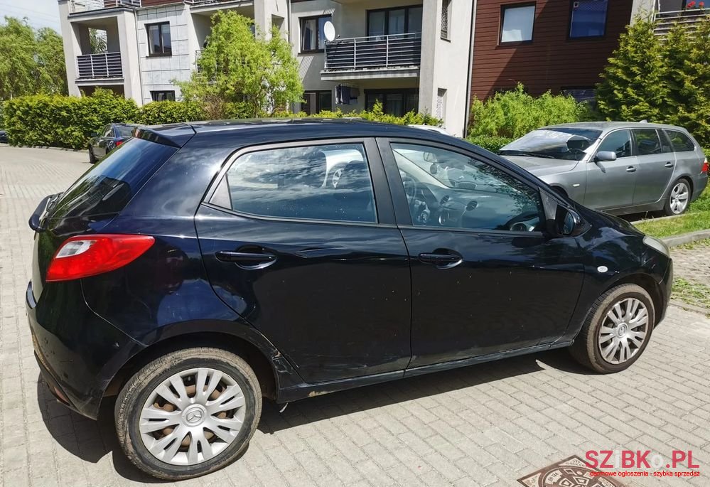 2010' Mazda 2 photo #6