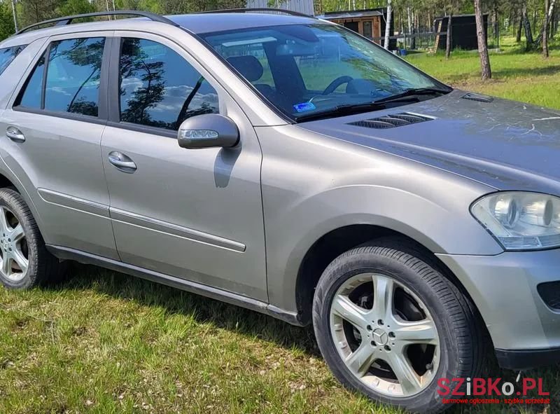 2006' Mercedes-Benz Ml photo #2