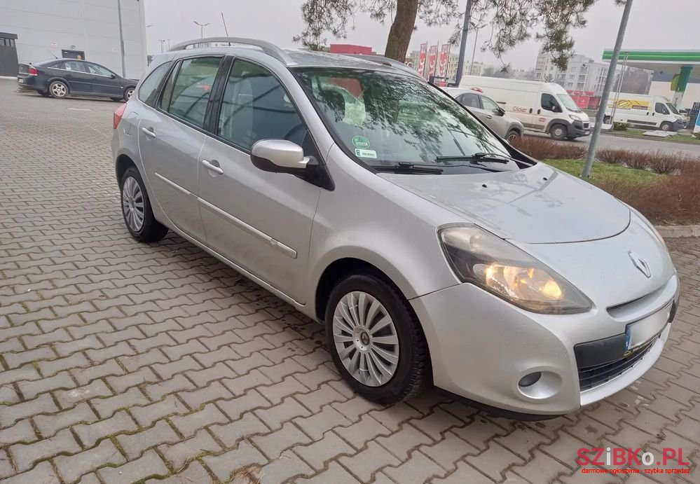 2012' Renault Clio photo #4