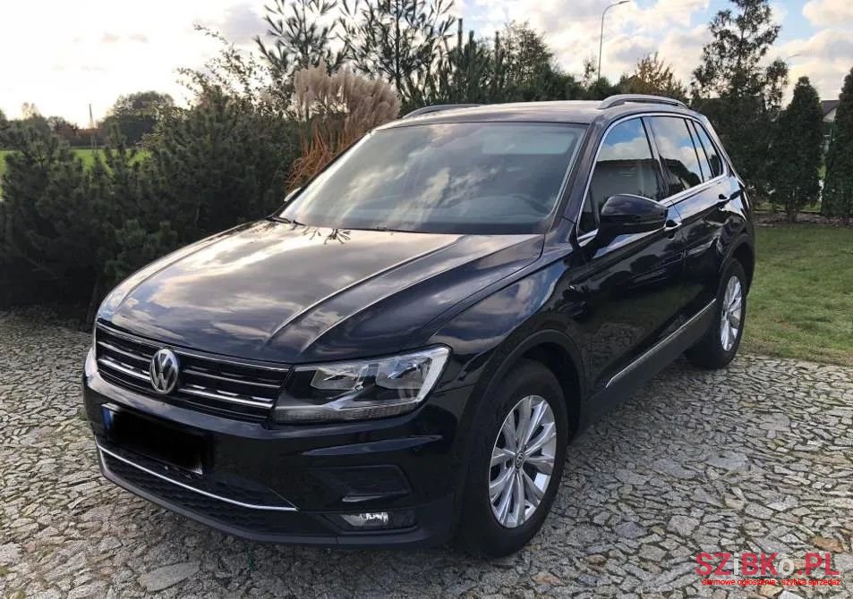 2019' Volkswagen Tiguan photo #1