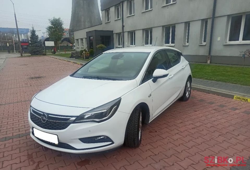 2018' Opel Astra photo #4
