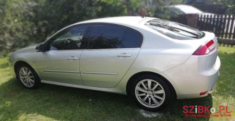 2011' Renault Laguna photo #1