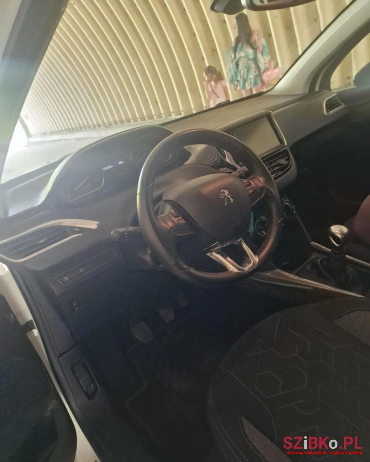 2018' Peugeot 2008 photo #5