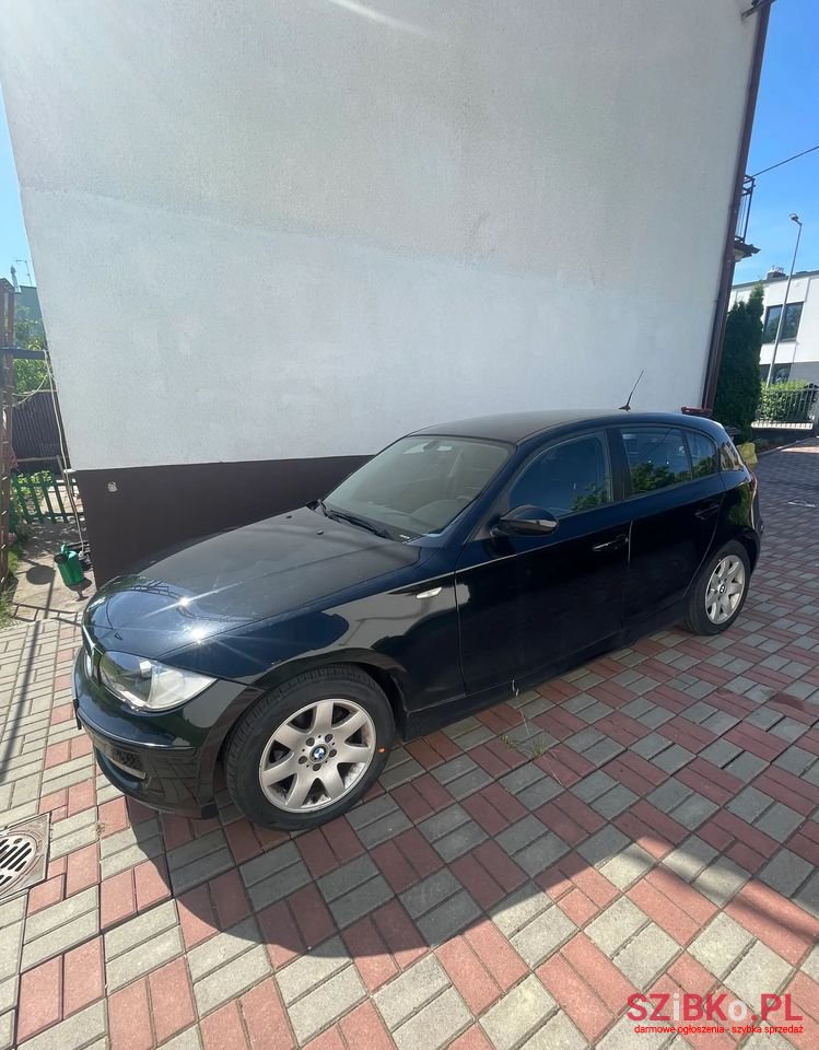 2009' BMW 1 Series photo #2