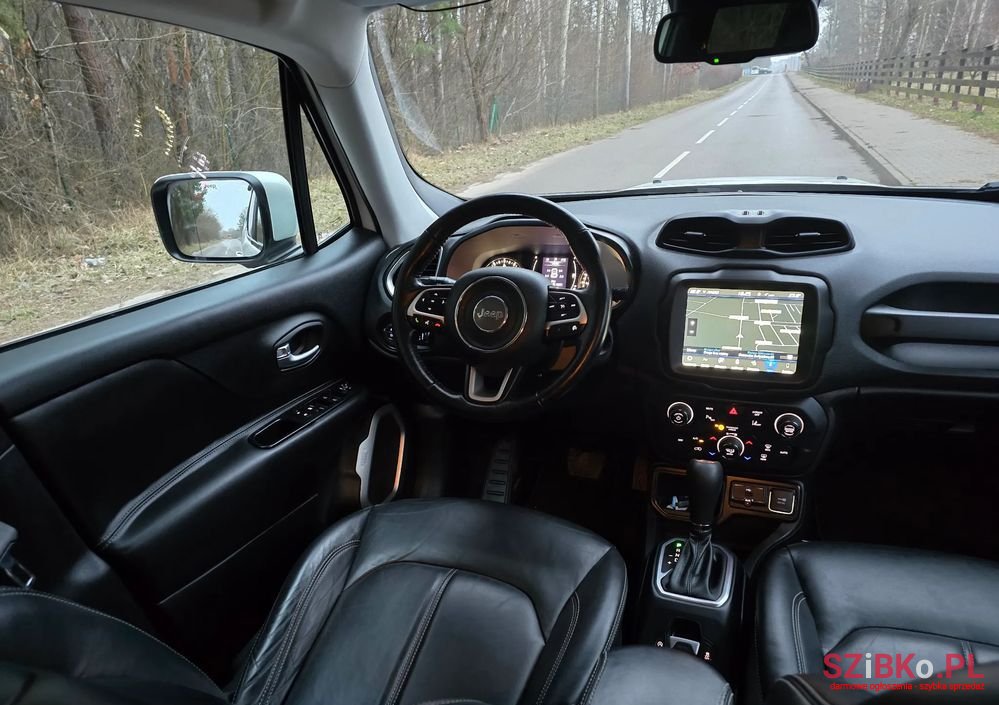 2019' Jeep Renegade photo #5