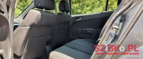 2010' Opel Astra Iii 1.6 Enjoy photo #3