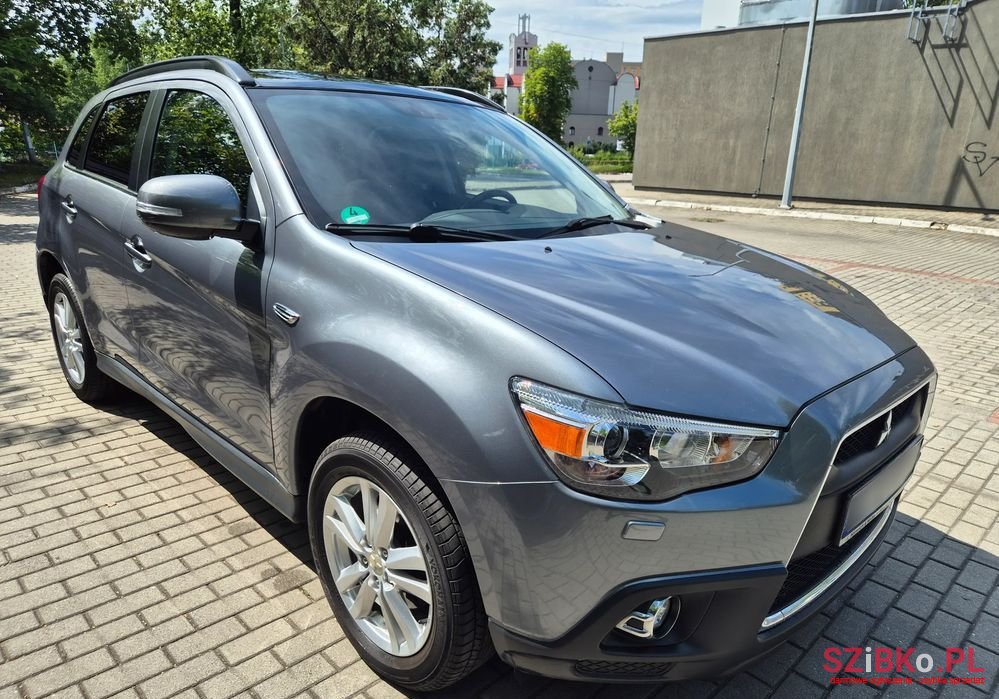 2011' Mitsubishi ASX photo #3