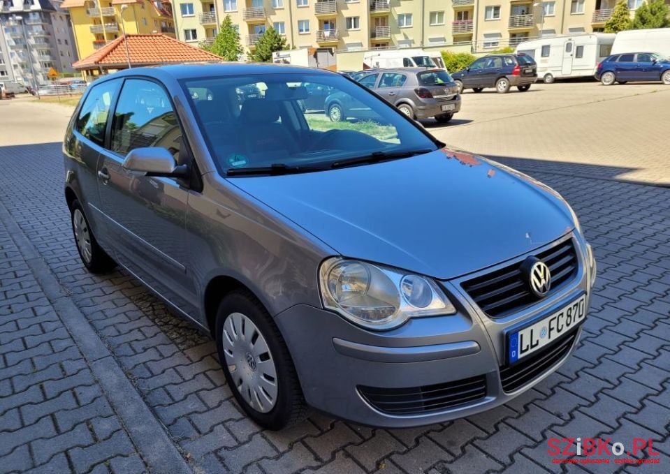 2006' Volkswagen Polo photo #1