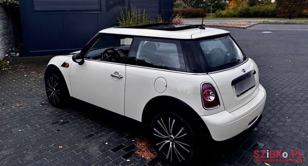 2011' MINI Cooper 50 Mayfair photo #3