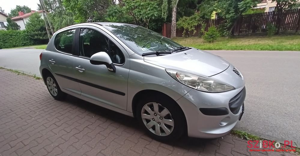 2008' Peugeot 207 1.4 16V Trendy photo #2