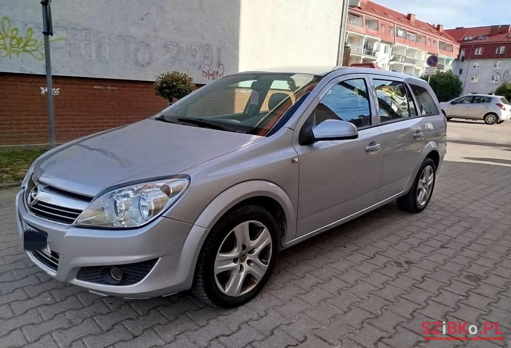 2010' Opel Astra photo #3
